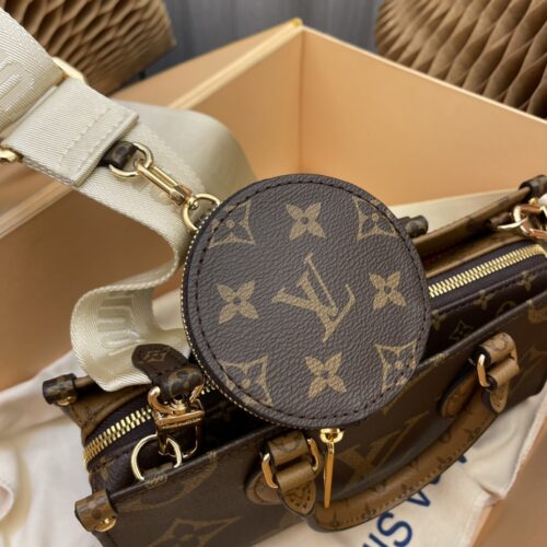 Louis Vuitton OnTheGo Bag product photo 6
