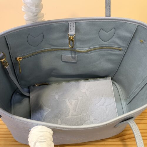Louis Vuitton Neverfull Medium Bag product photo 9