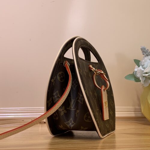 Louis Vuitton Around Me Bag product photo 2