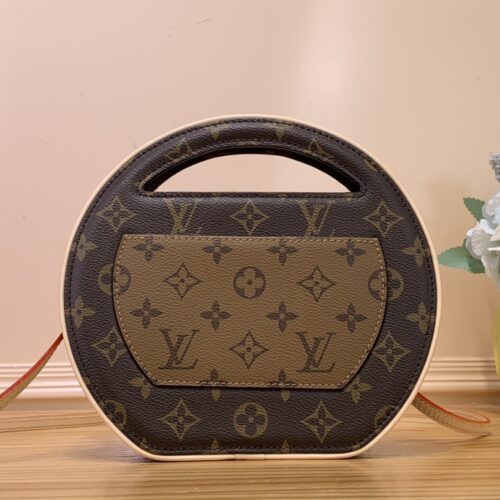 Louis Vuitton Around Me Bag product photo 3