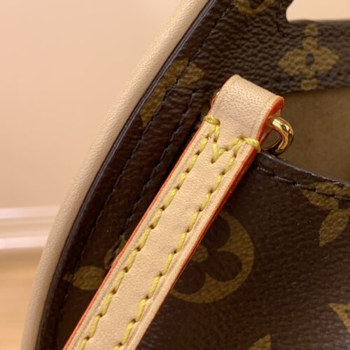 Louis Vuitton Around Me Bag product photo 6