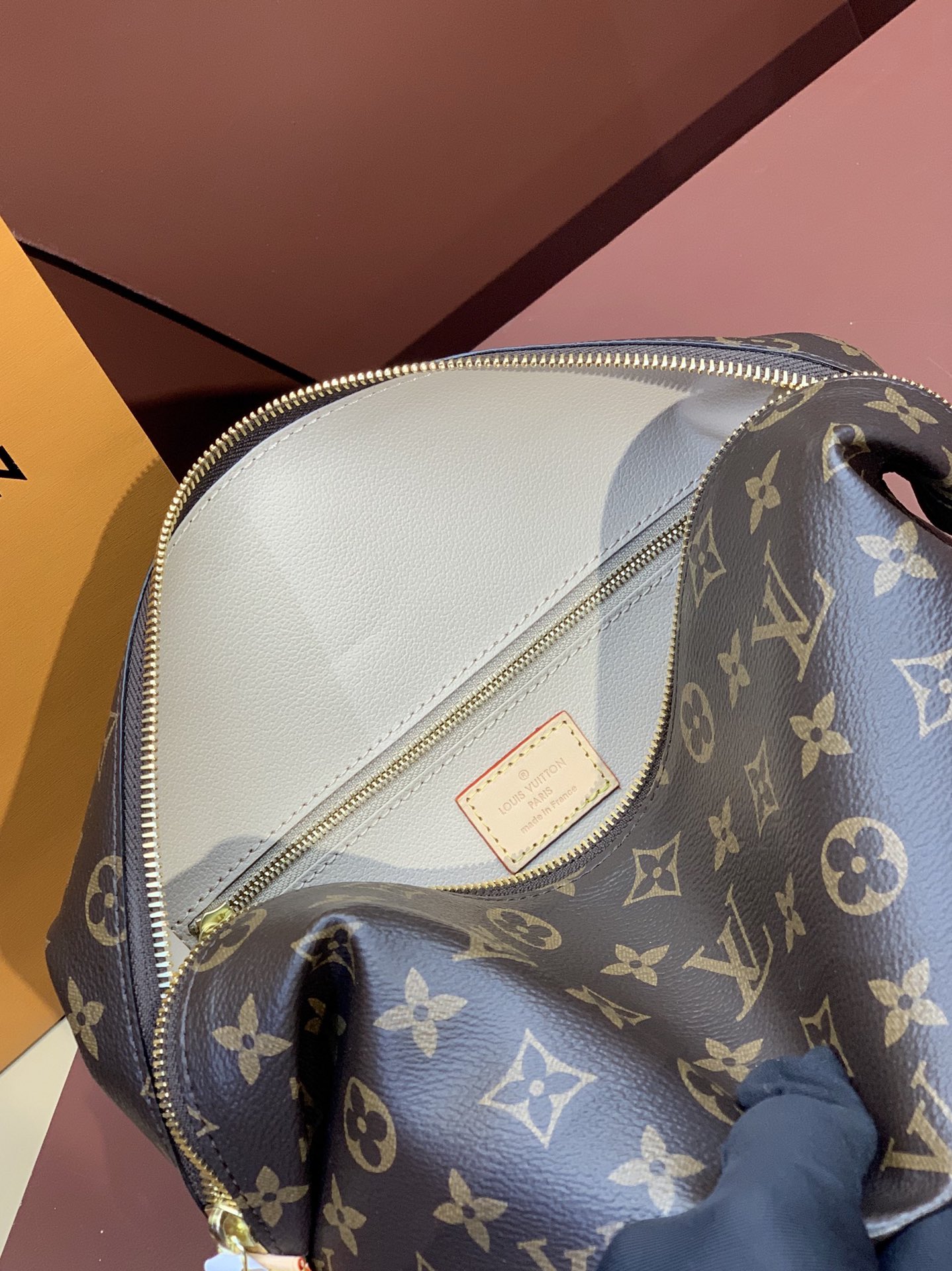 High Quality Luxury Louis Vuitton Makeup Bag – Style 42980 product detail