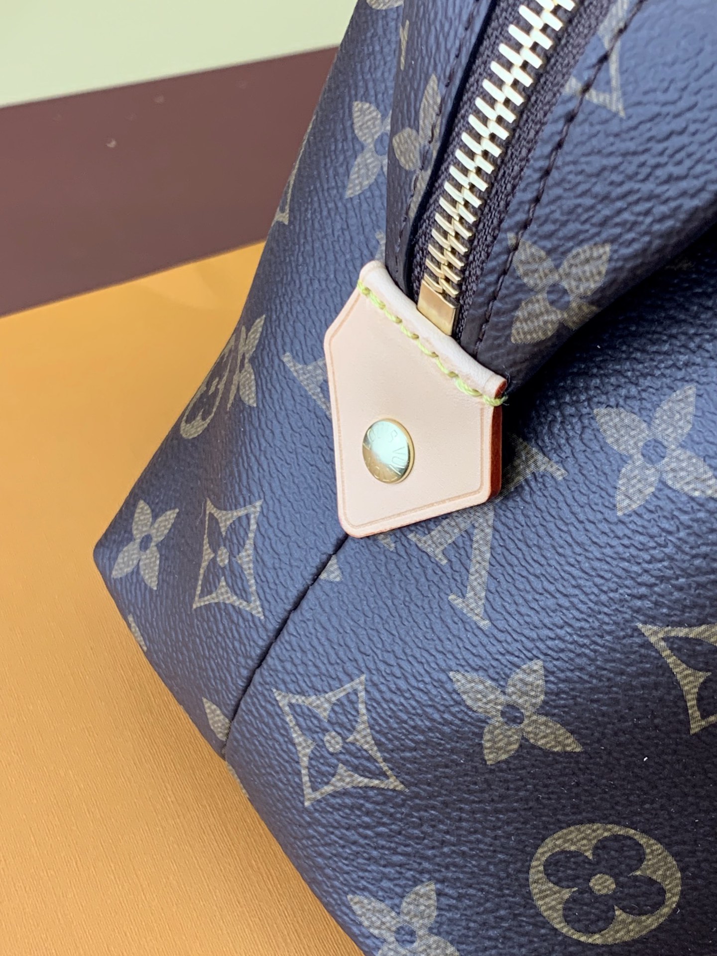 High Quality Luxury Louis Vuitton Makeup Bag – Style 42980 product detail