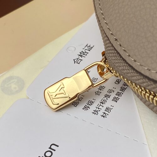 Louis Vuitton Makeup Bag product photo 9