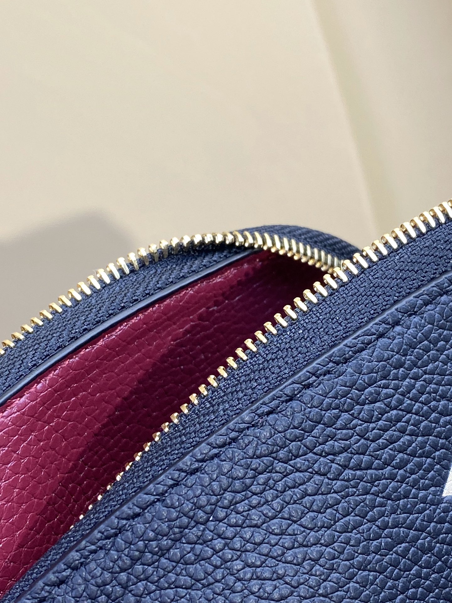 High Quality Luxury Louis Vuitton Makeup Bag – Style 43013 product detail
