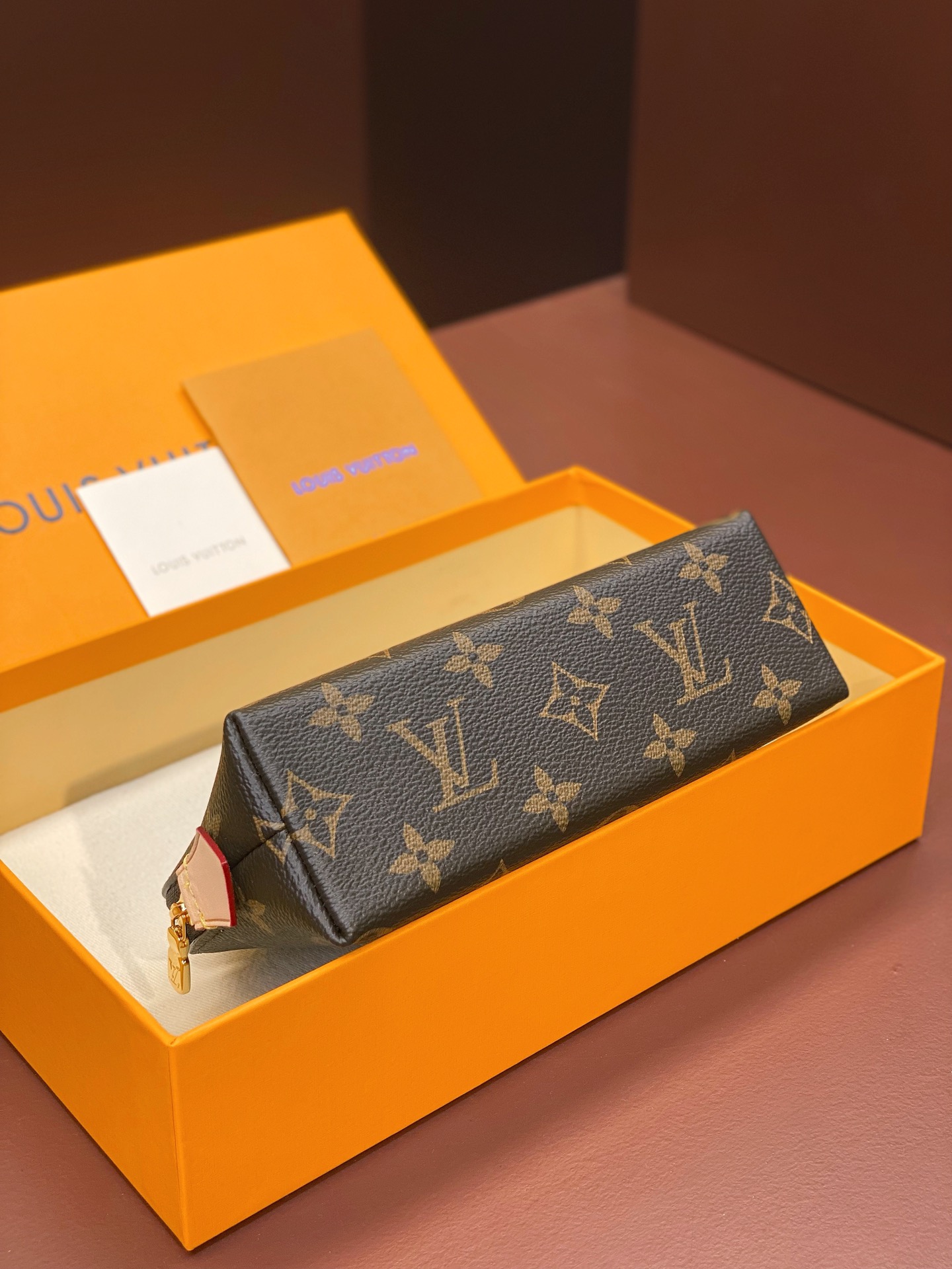High Quality Luxury Louis Vuitton Makeup Bag – Style 43030 product detail