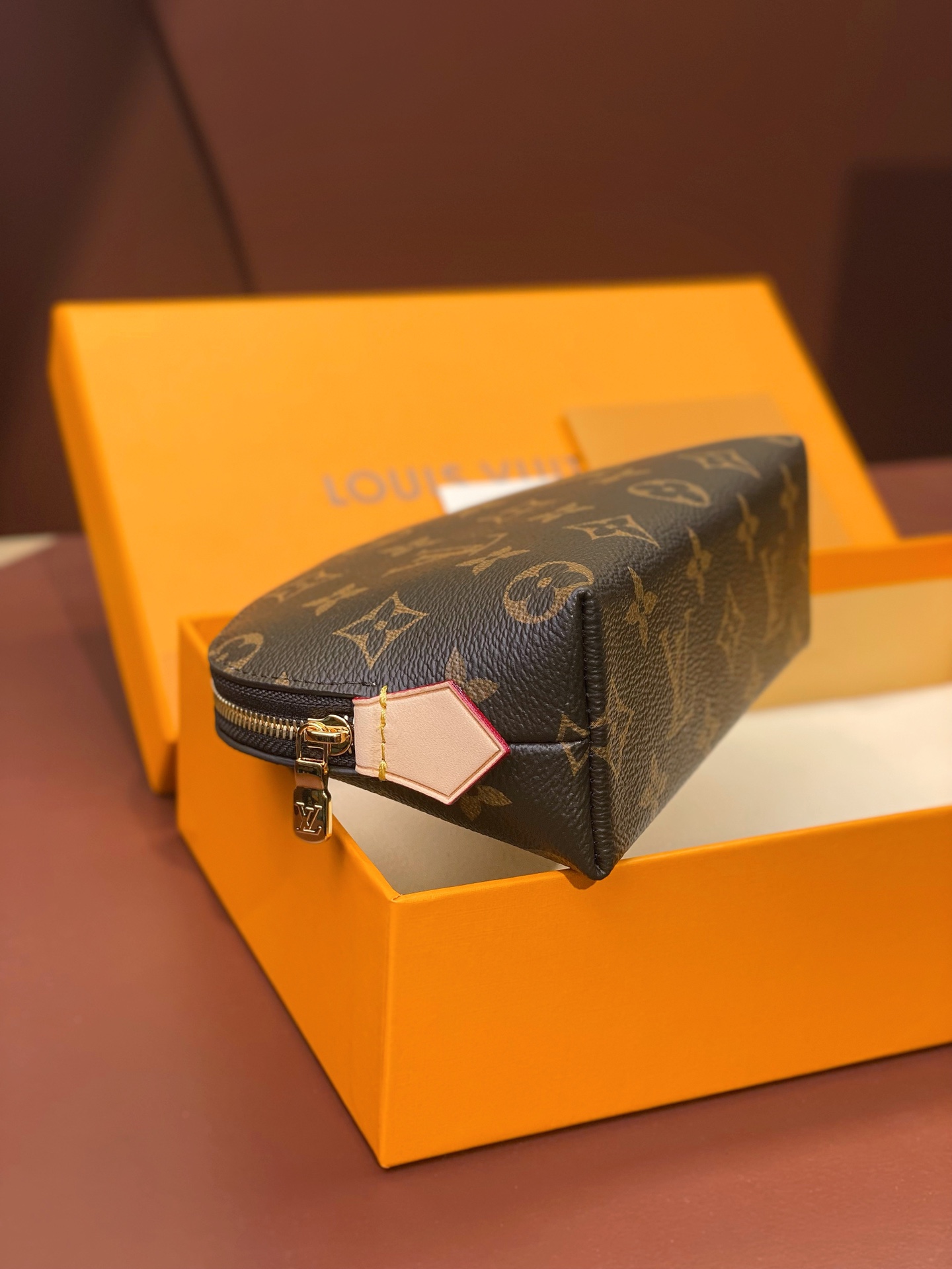 High Quality Luxury Louis Vuitton Makeup Bag – Style 43030 product detail