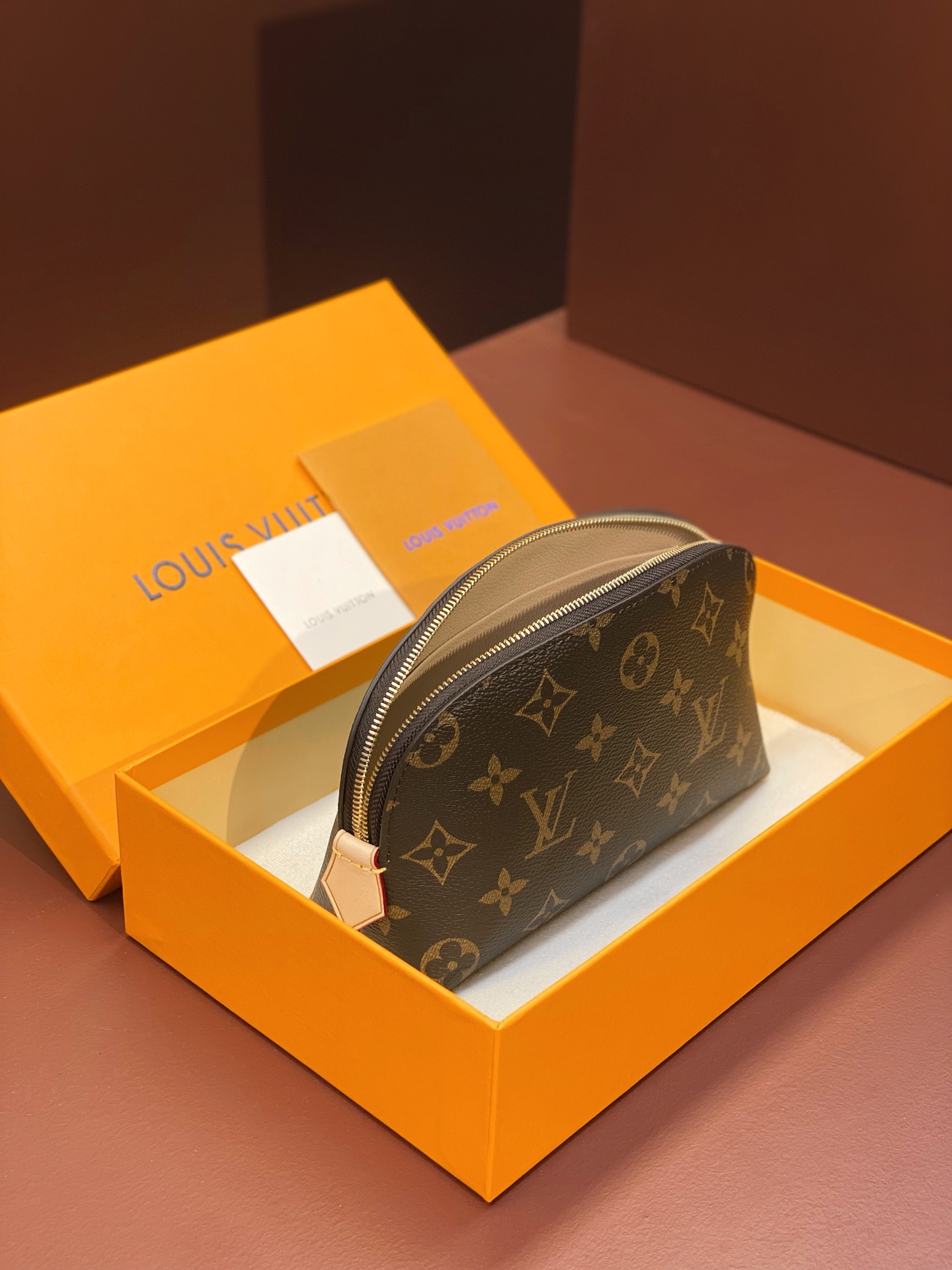 High Quality Luxury Louis Vuitton Makeup Bag – Style 43030 product detail