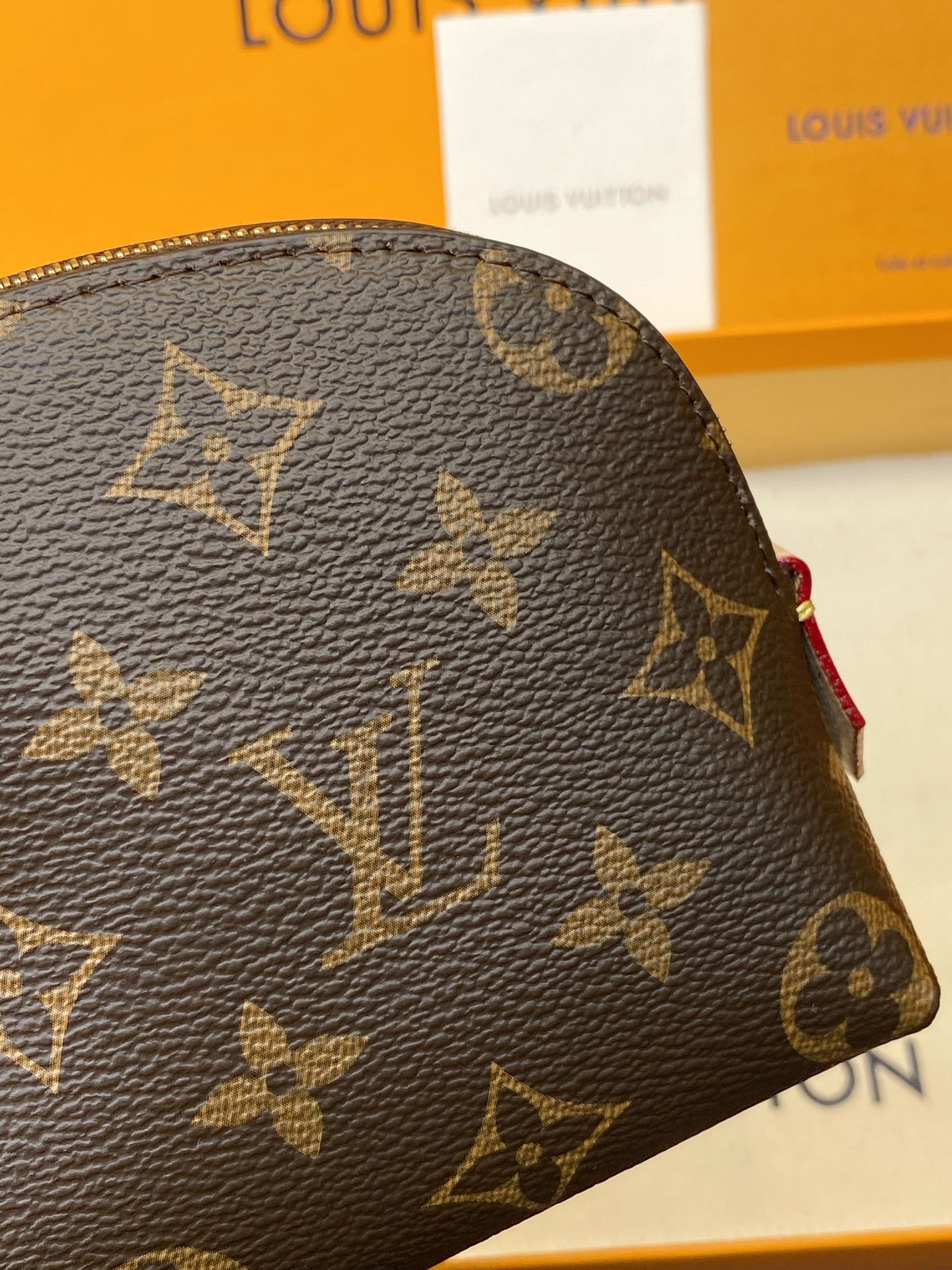 High Quality Luxury Louis Vuitton Makeup Bag – Style 43030 product detail