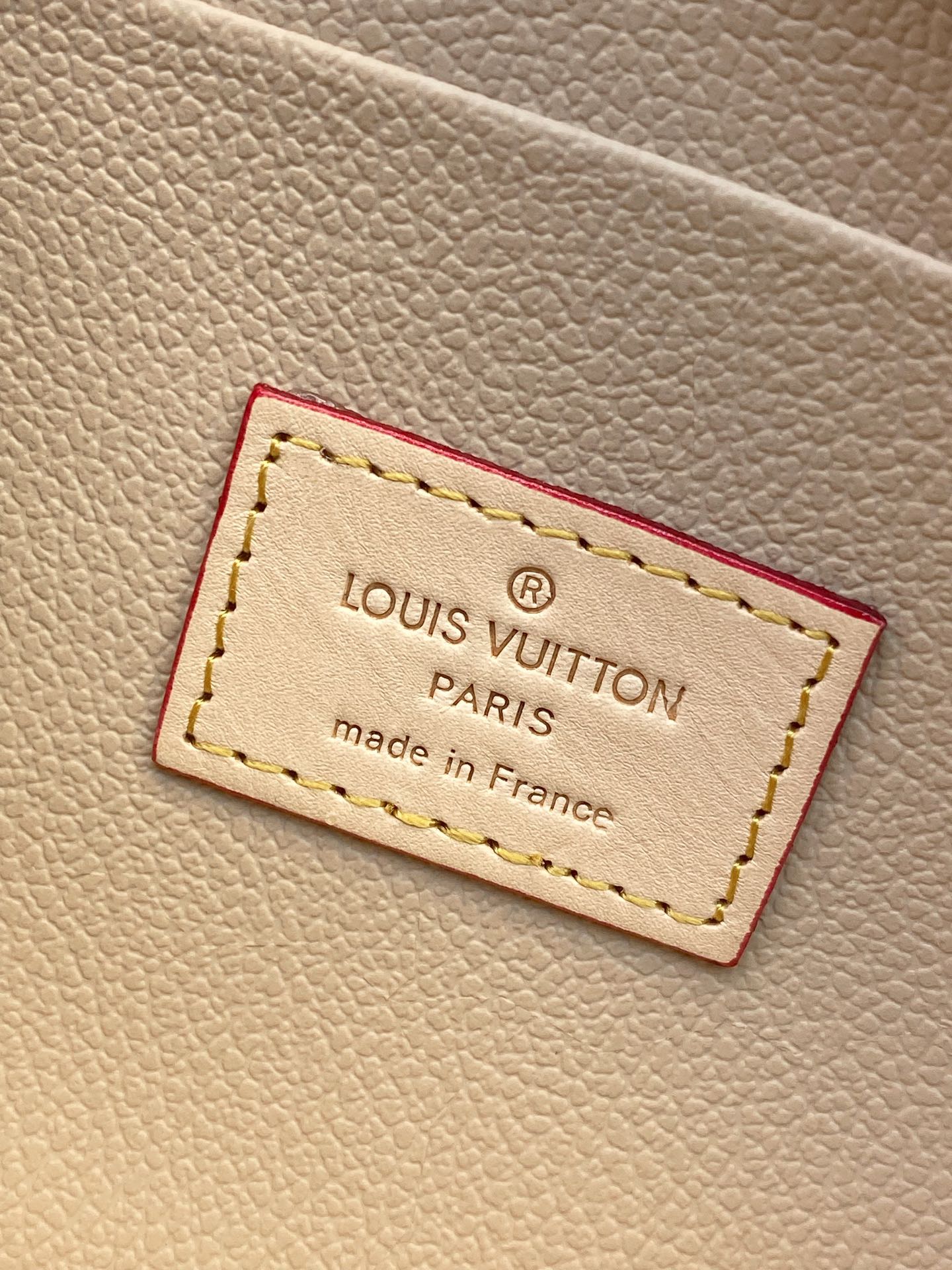 High Quality Luxury Louis Vuitton Makeup Bag – Style 43030 product detail
