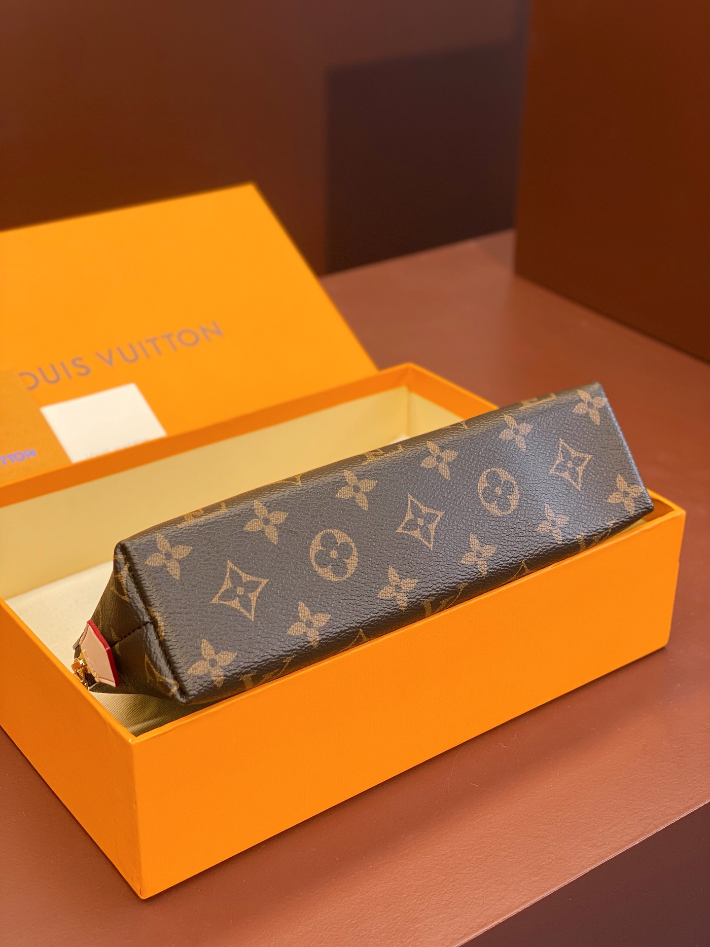 High Quality Luxury Louis Vuitton Makeup Bag – Style 43036 product detail
