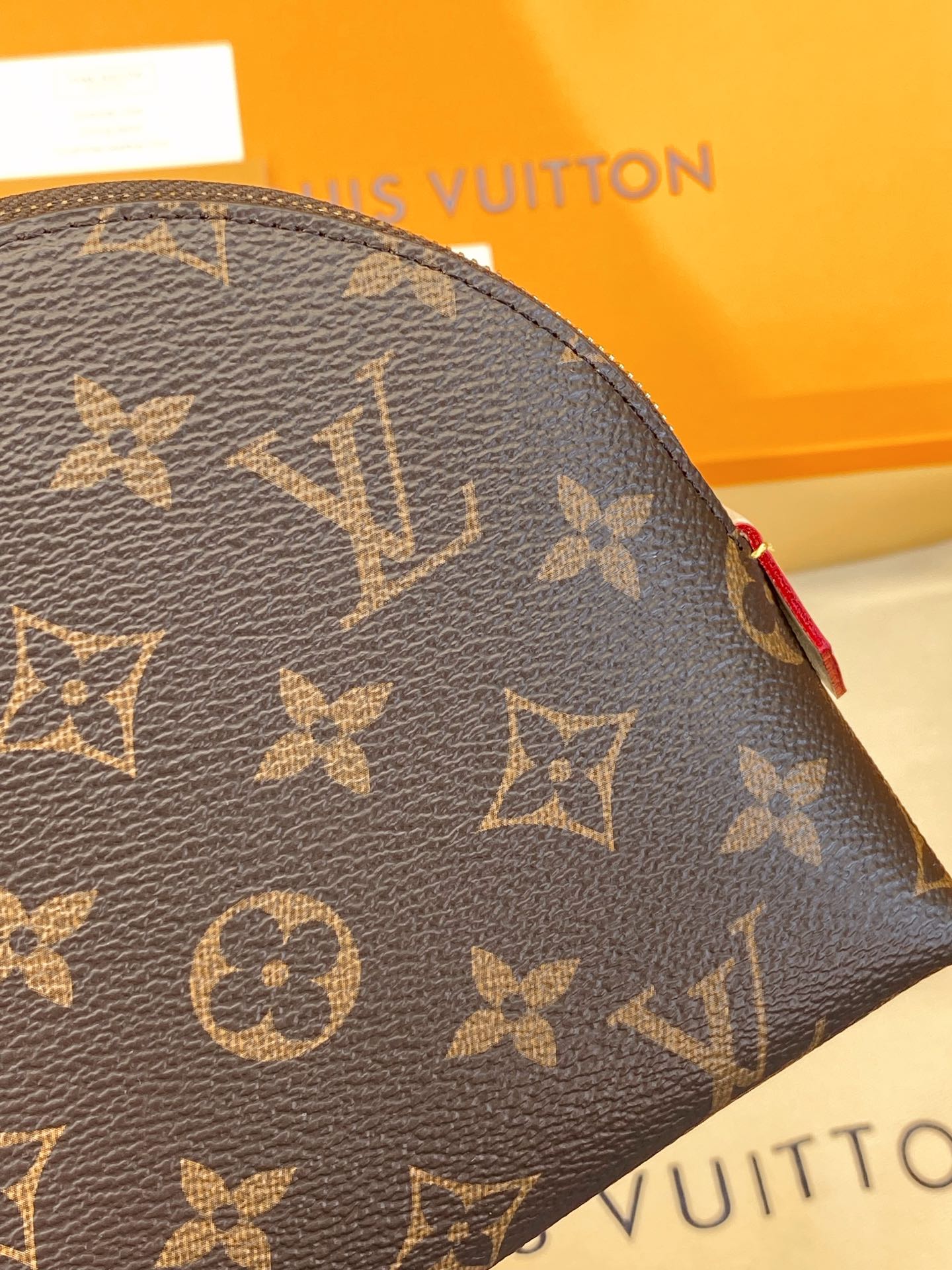 High Quality Luxury Louis Vuitton Makeup Bag – Style 43036 product detail