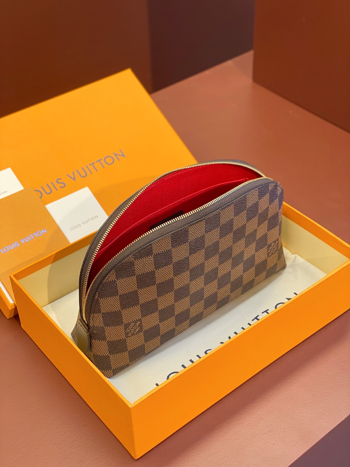 High Quality Luxury Louis Vuitton Makeup Bag product detail