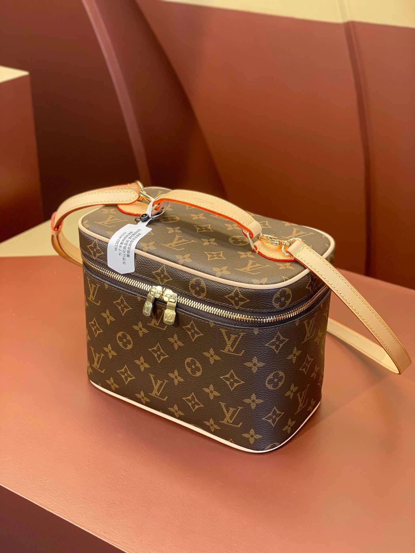 High Quality Luxury Louis Vuitton Makeup Bag – Style 43072