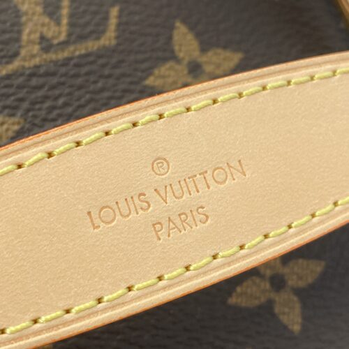 Louis Vuitton Makeup Bag product photo 8