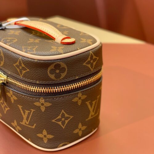 Louis Vuitton Makeup Bag product photo 4