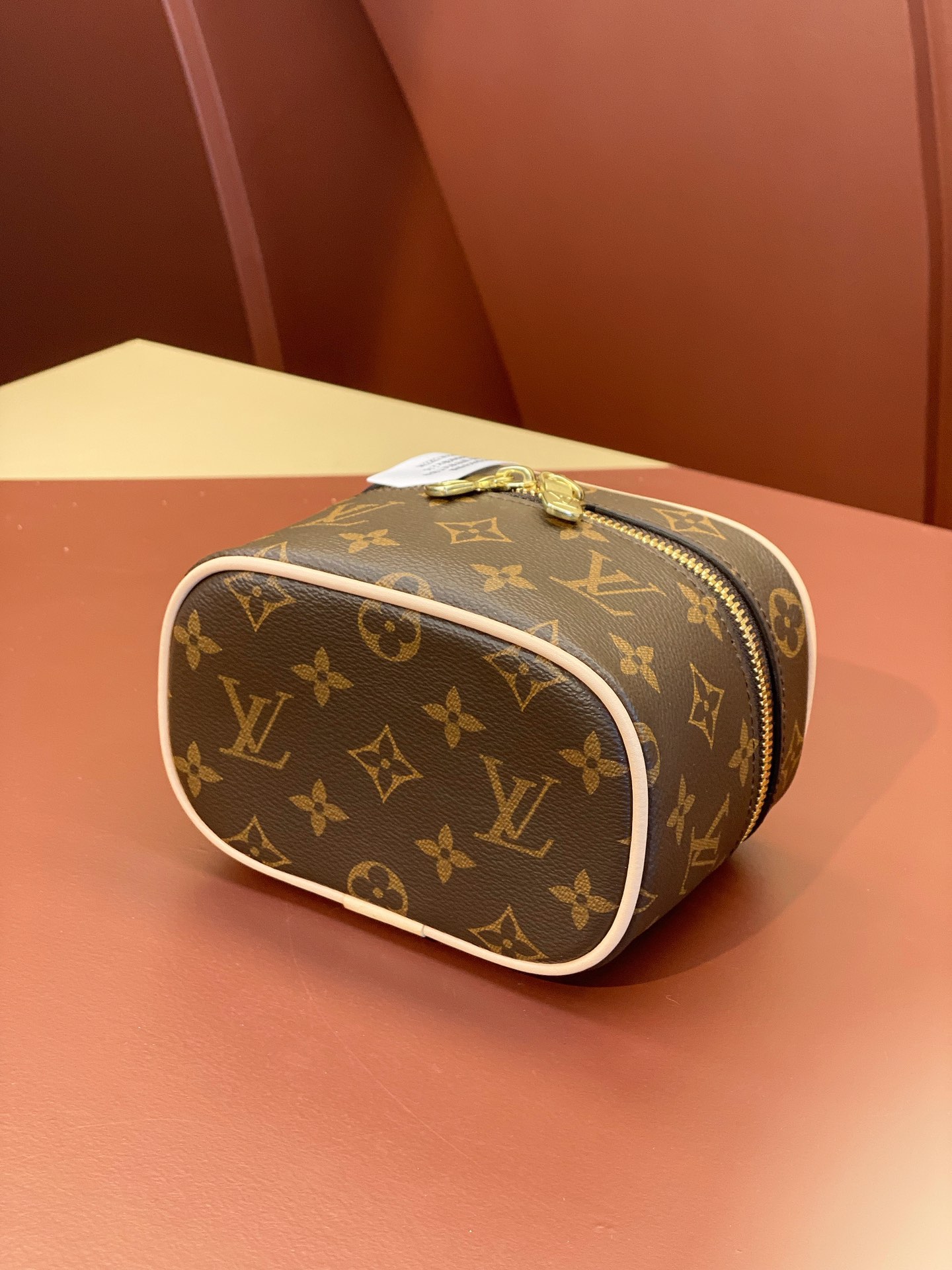 High Quality Luxury Louis Vuitton Makeup Bag – Style 43073 product detail