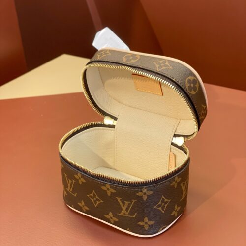 Louis Vuitton Makeup Bag product photo 6