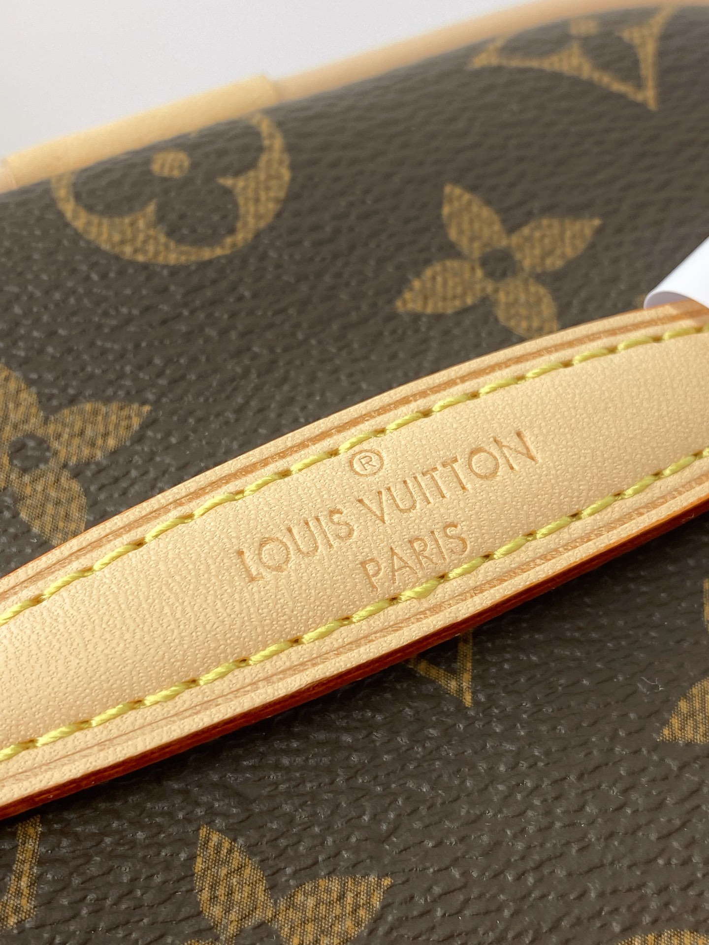 High Quality Luxury Louis Vuitton Makeup Bag – Style 43073 product detail