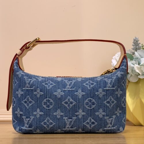 Louis Vuitton Hills Pochette product photo 3