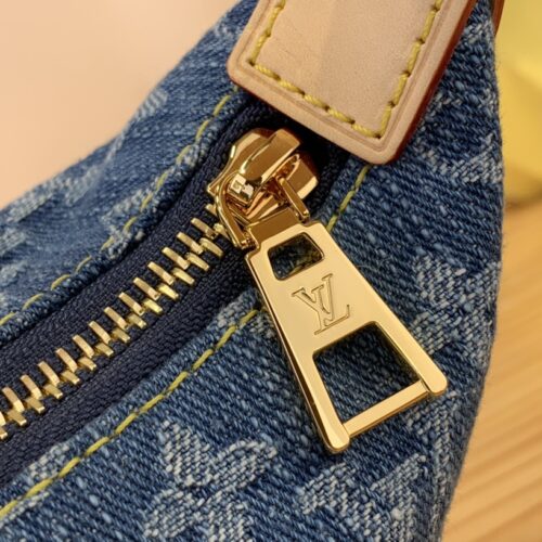 Louis Vuitton Hills Pochette product photo 5