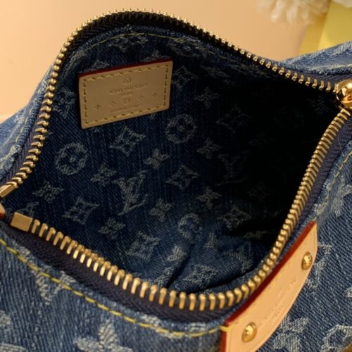Louis Vuitton Hills Pochette product photo 7