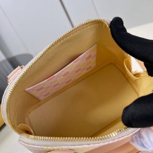 Louis Vuitton Alma BB product photo 9