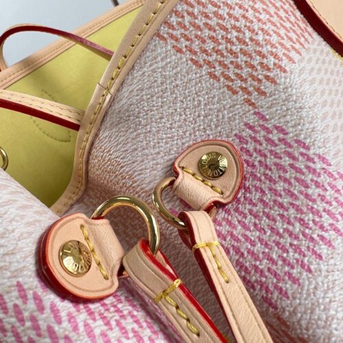 Louis Vuitton Neverfull product photo 4
