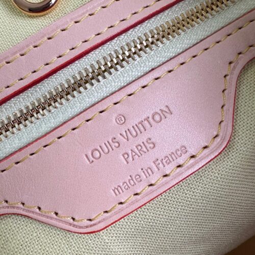 Louis Vuitton Neverfull product photo 9