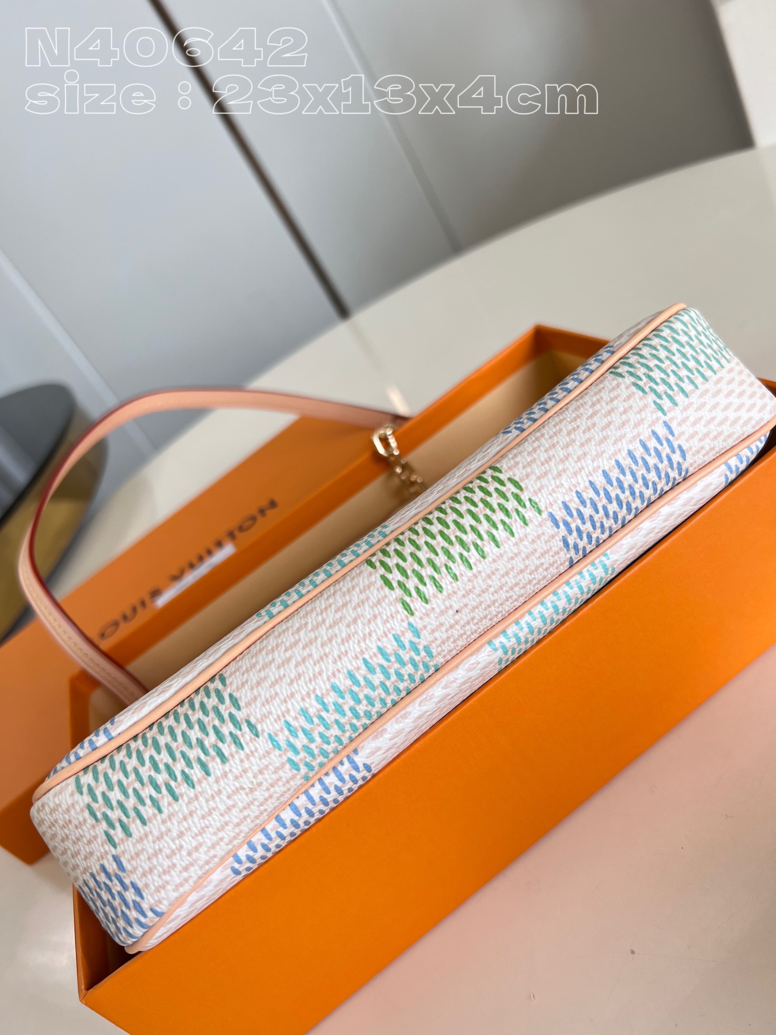 High Quality Luxury Louis Vuitton Pochette Accessoires product detail