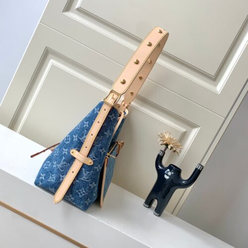 Louis Vuitton Carryall Bag product photo 2