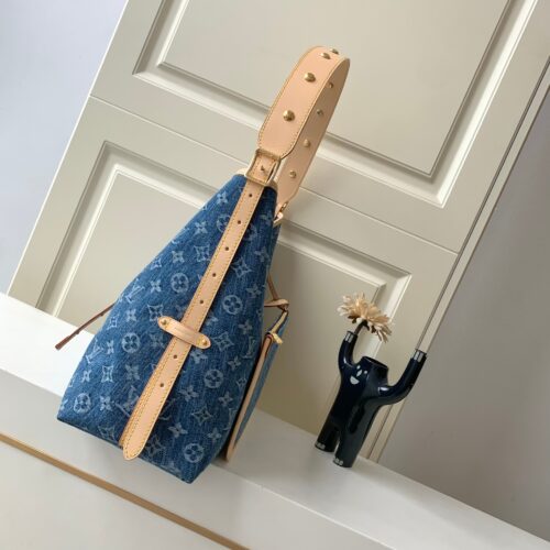 Louis Vuitton Carryall Bag product photo 3