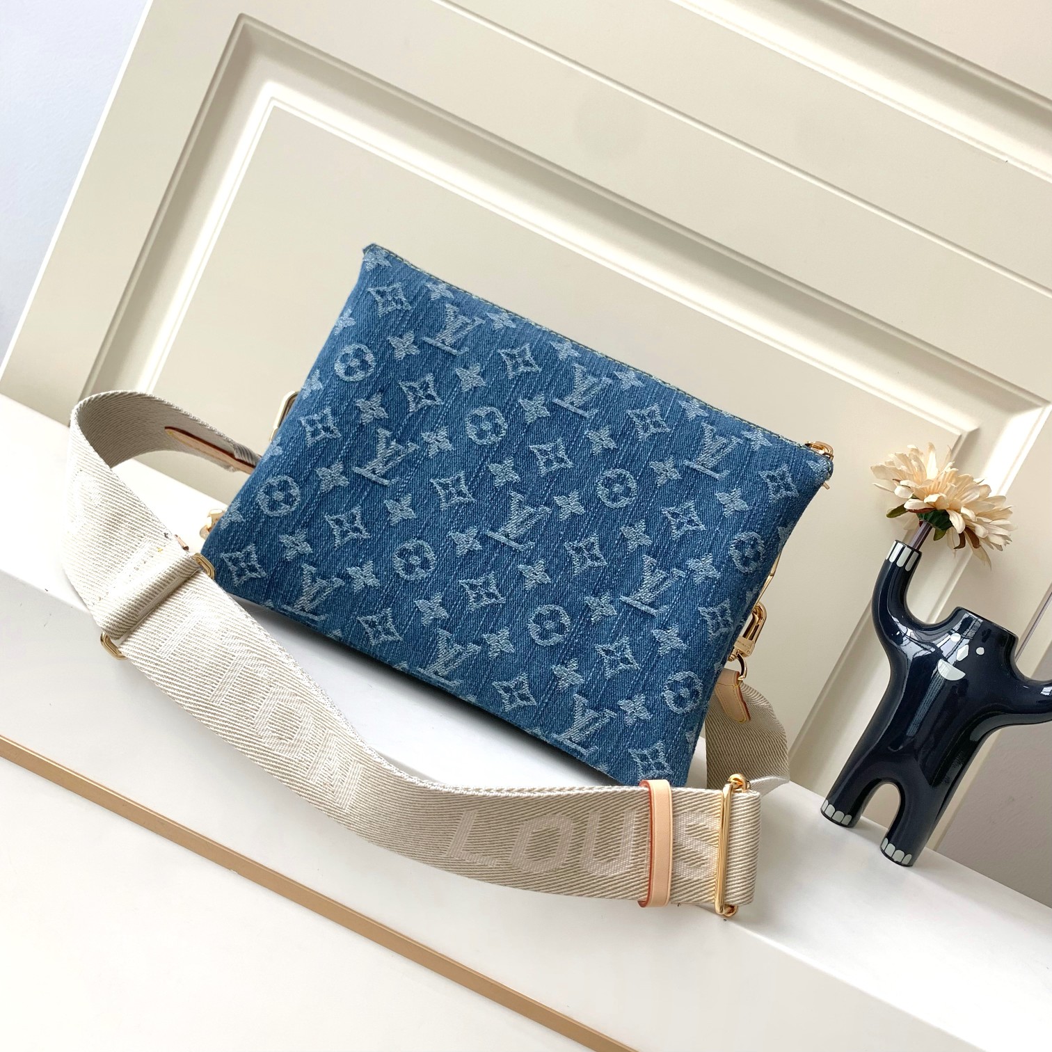 High Quality Luxury Louis Vuitton Coussin PM product detail