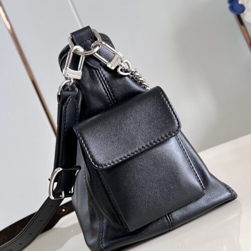 Louis Vuitton CarryAll Cargo product photo 4