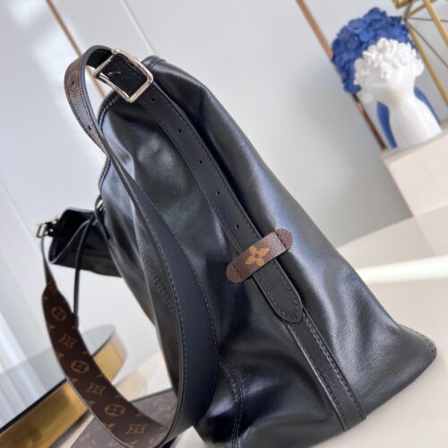 Louis Vuitton CarryAll Cargo product photo 5