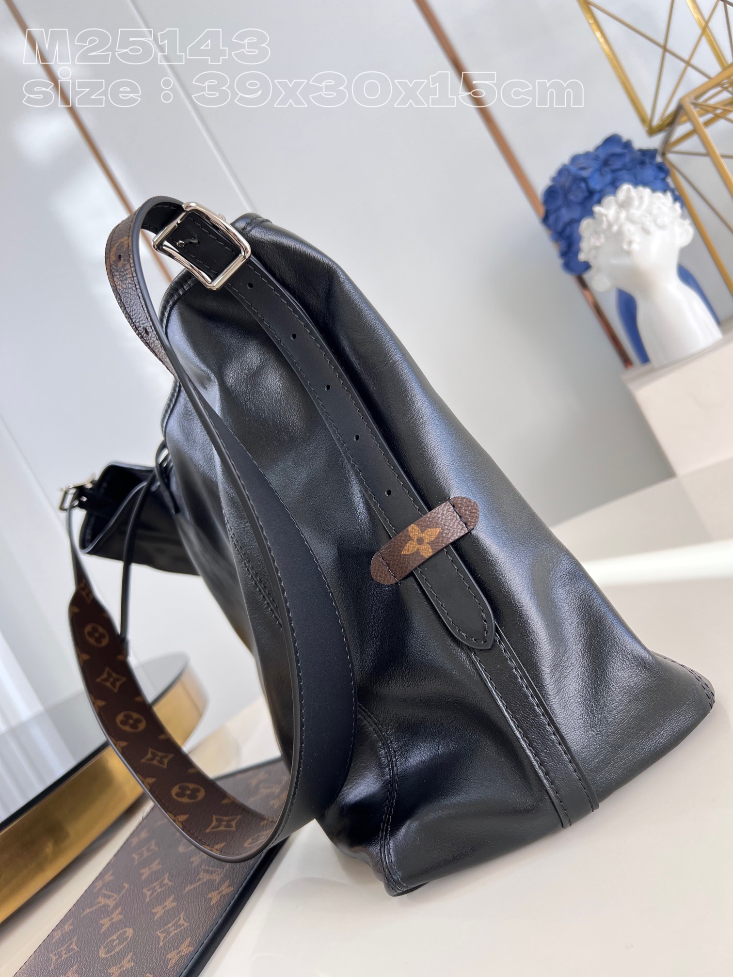 High Quality Luxury Louis Vuitton Carryall Cargo – Style 43227 product detail