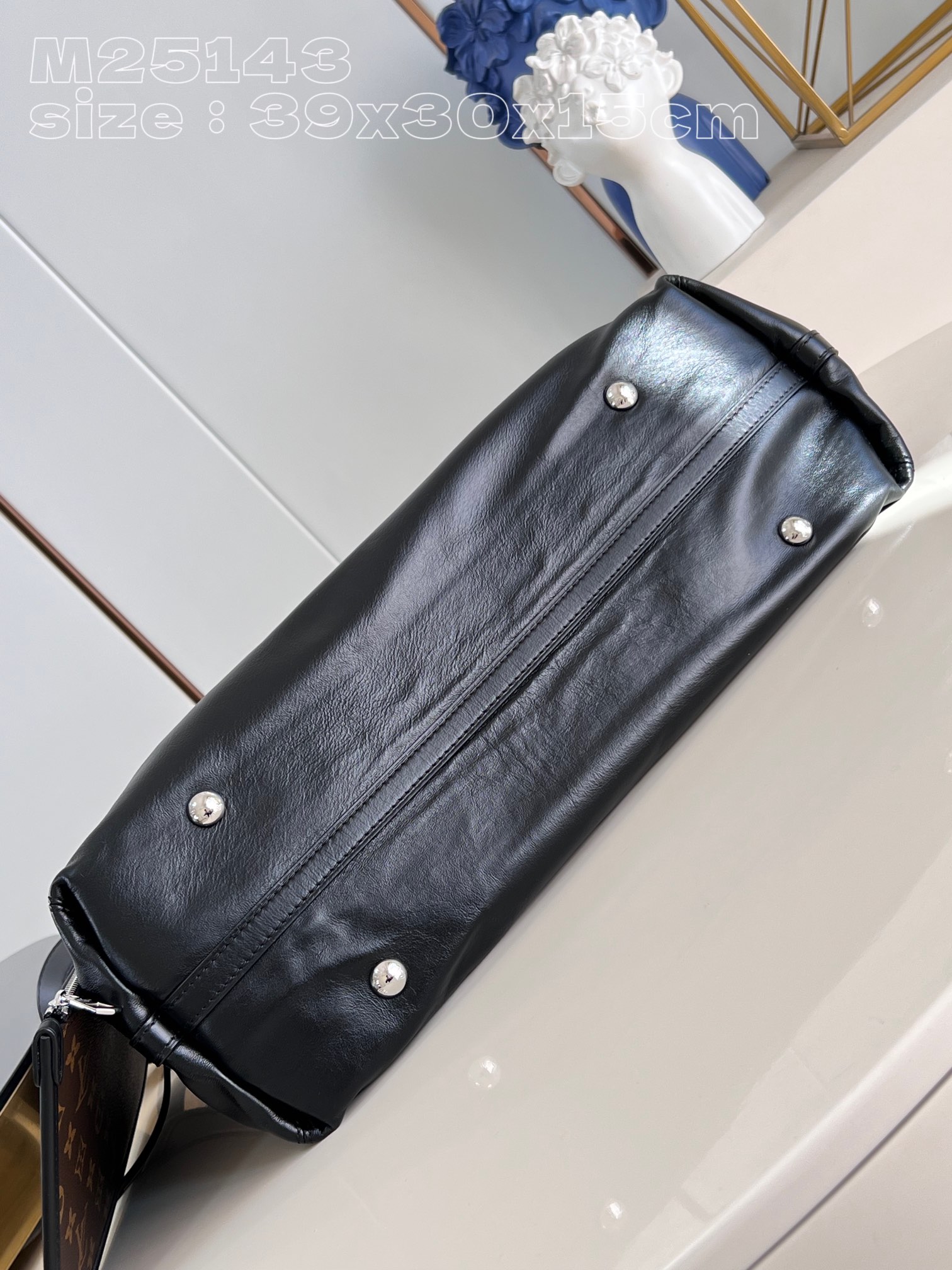 High Quality Luxury Louis Vuitton Carryall Cargo – Style 43227 product detail