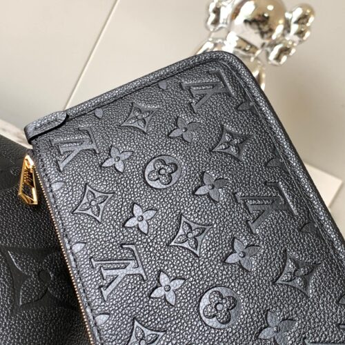 Louis Vuitton Carryall Bag product photo 7