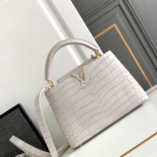 Louis Vuitton Capucines BB product photo 1