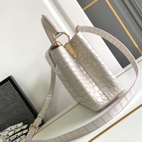 Louis Vuitton Capucines BB product photo 2