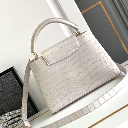 Louis Vuitton Capucines BB product photo 3