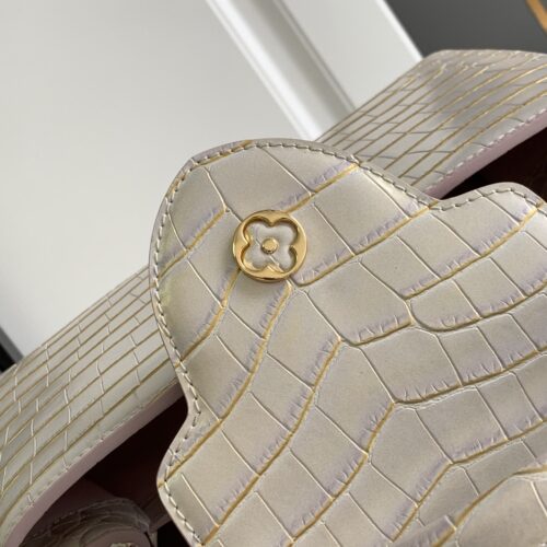 Louis Vuitton Capucines BB product photo 6