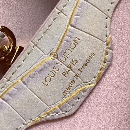 Louis Vuitton Capucines BB product photo 8
