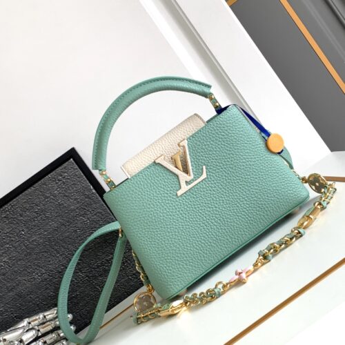 Louis Vuitton Capucines BB product photo 1