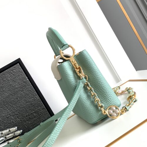 Louis Vuitton Capucines BB product photo 2