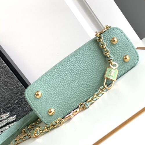 Louis Vuitton Capucines BB product photo 4