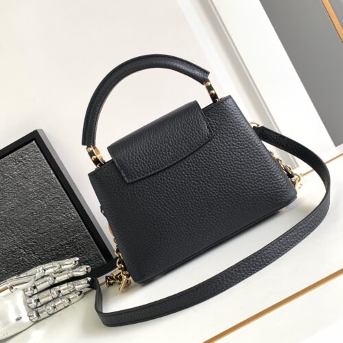Louis Vuitton Capucines BB product photo 3