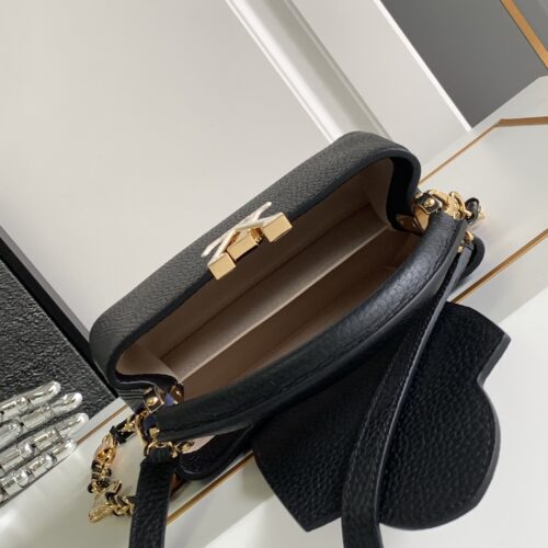 Louis Vuitton Capucines BB product photo 8