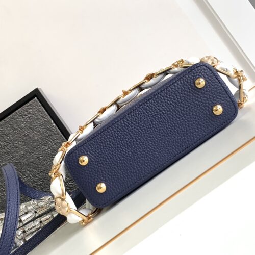 Louis Vuitton Capucines BB product photo 4