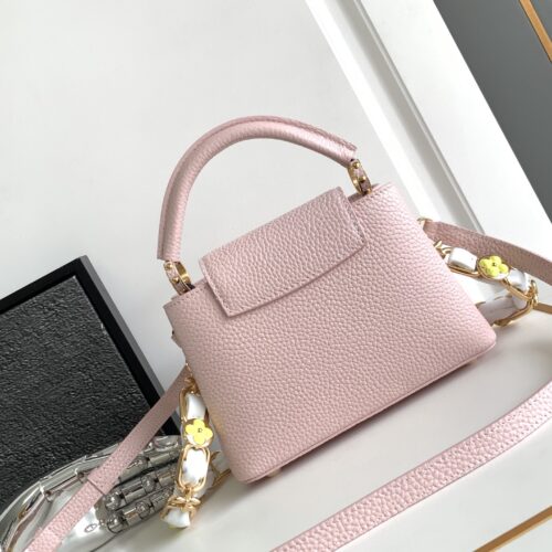 Louis Vuitton Capucines BB product photo 7
